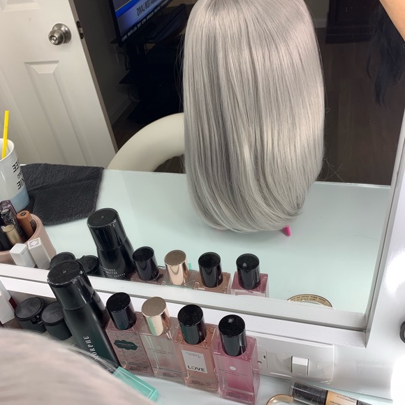 Gray lace front synthetic wig - Picture 6 of 6